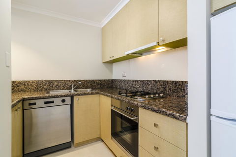 Clarion Suites Gateway - Goulburn Accommodation 8
