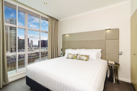 Clarion Suites Gateway - Goulburn Accommodation 6
