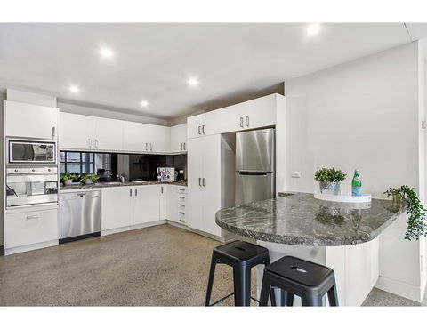 Sophisticated Modern 3 Bed Home In Foodie Paradise - Goulburn Accommodation 3