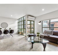 Sophisticated modern 3 bed home in foodie paradise - Goulburn Accommodation