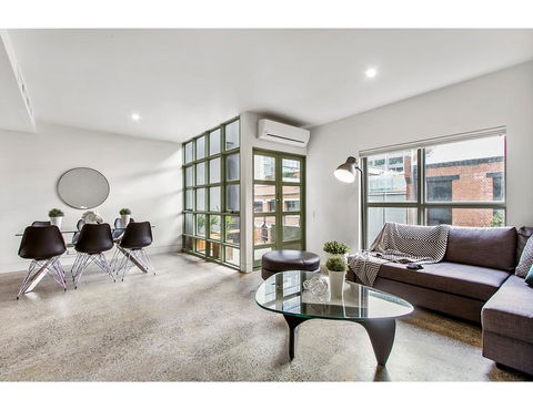 Sophisticated Modern 3 Bed Home In Foodie Paradise - Goulburn Accommodation 0