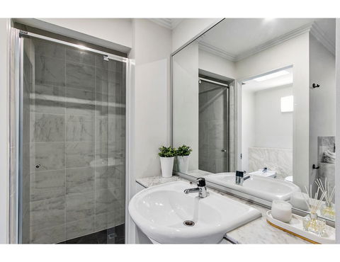 Sophisticated Modern 3 Bed Home In Foodie Paradise - Goulburn Accommodation 11