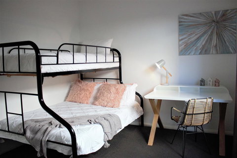 Tamara Temptation - Goulburn Accommodation 14