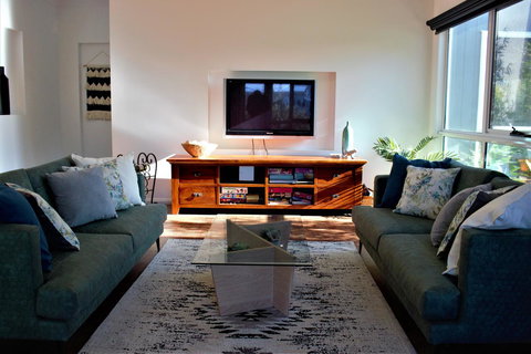 Tamara Temptation - Goulburn Accommodation 9