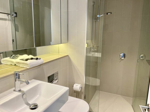 JC Waterfront Apartments On Collins - Goulburn Accommodation 6