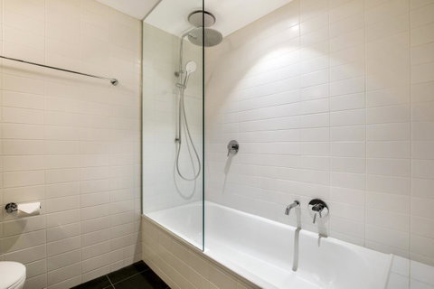 Stylish Apartment In Unique Church Development - Goulburn Accommodation 11