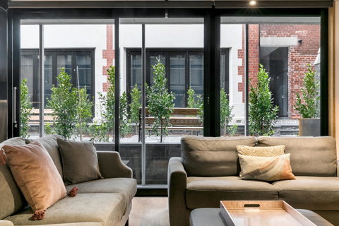 Stylish Apartment In Unique Church Development - Goulburn Accommodation 5