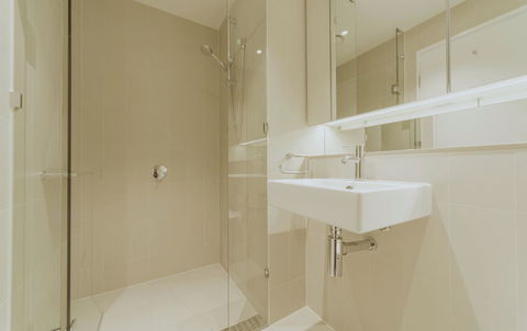 Brilliant Victoria Harbour Waterfront - Goulburn Accommodation 4