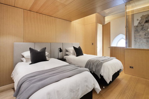Converted Blue Stone Church - Goulburn Accommodation 20