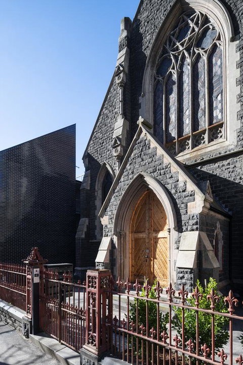 Converted Blue Stone Church - Goulburn Accommodation 3
