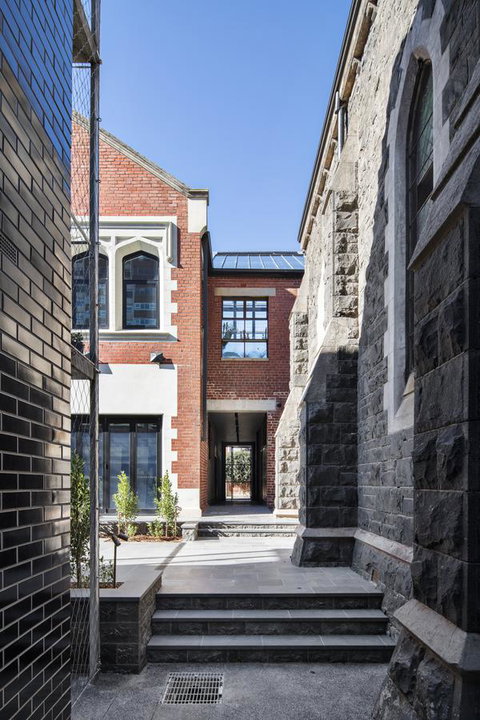Converted Blue Stone Church - Goulburn Accommodation 6