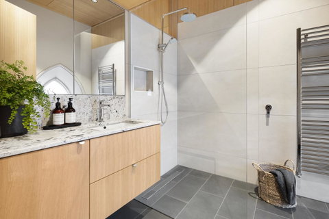 Converted Blue Stone Church - Goulburn Accommodation 22