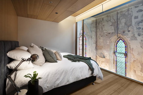 Converted Blue Stone Church - Goulburn Accommodation 18