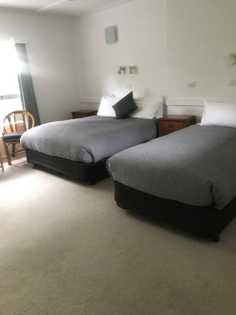 Gipsy Point Lodge & Cottages - Goulburn Accommodation 5