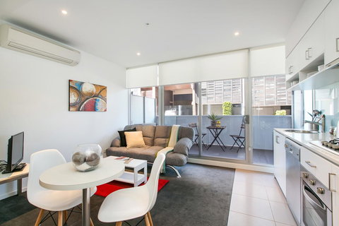 Complete Host The River Apartments - Goulburn Accommodation 5