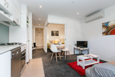 Complete Host The River Apartments - Goulburn Accommodation 1