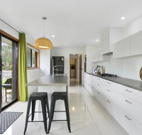 Fairhills - NEW LISTING beautifully styled - Goulburn Accommodation