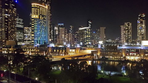 Trendy City Pad Melbourne - Goulburn Accommodation 6