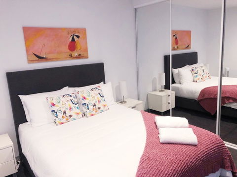 Trendy City Pad Melbourne - Goulburn Accommodation 2