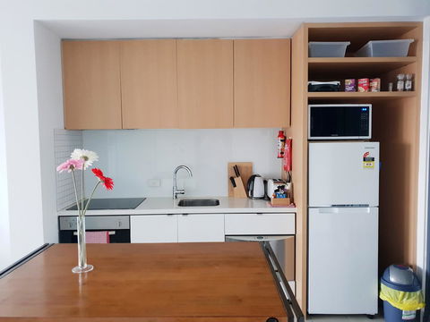 Trendy City Pad Melbourne - Goulburn Accommodation 7