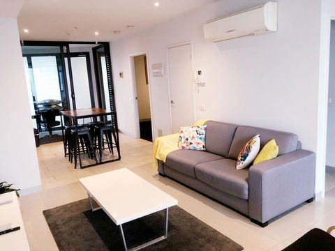 Trendy City Pad Melbourne - Goulburn Accommodation 3