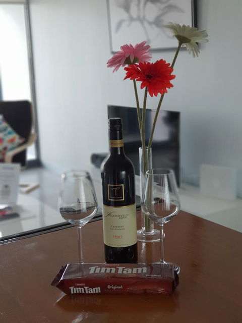Trendy City Pad Melbourne - Goulburn Accommodation 13
