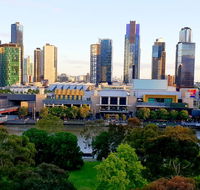 Trendy City Pad Melbourne - Goulburn Accommodation