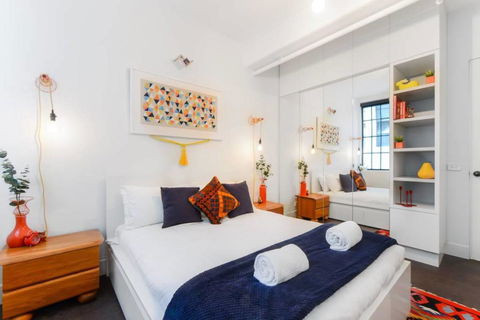Spacious Designer Warehouse Melbourne CBD Apartment - Goulburn Accommodation 6