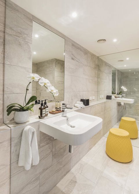 Quay West Suites Melbourne - Goulburn Accommodation 4