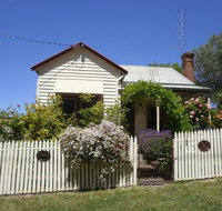 Miss Pym's Cottage - Goulburn Accommodation
