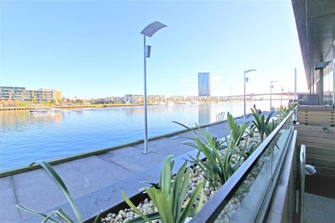 Auzzie Apartments Docklands, Melbourne - Goulburn Accommodation 2