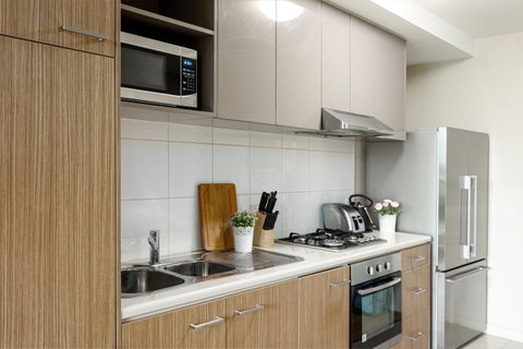 Water Views, Lovely 2BRs, Free Tram Zone, Close To Everything! - Goulburn Accommodation 16