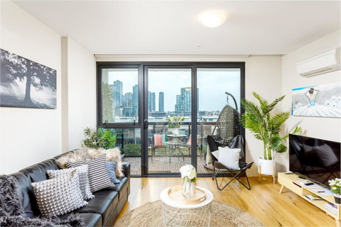 Water Views, Lovely 2BRs, Free Tram Zone, Close To Everything! - Goulburn Accommodation 2