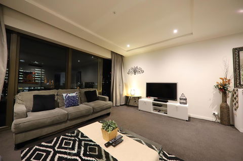 Heart Of CBD Penthouse Apartment - Goulburn Accommodation 2