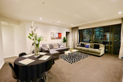 Heart Of CBD Penthouse Apartment - Goulburn Accommodation 3