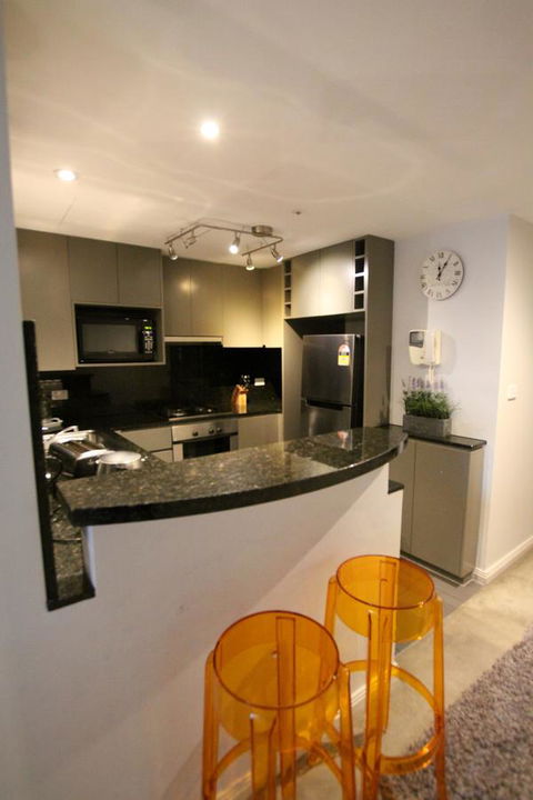 Heart Of CBD Penthouse Apartment - Goulburn Accommodation 9