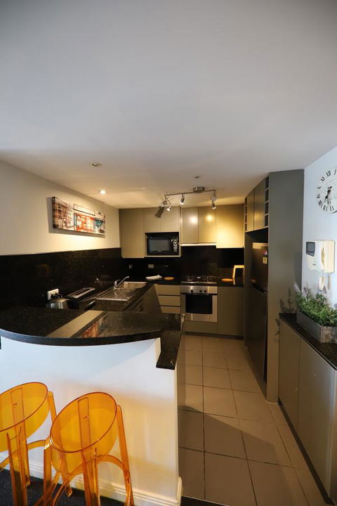 Heart Of CBD Penthouse Apartment - Goulburn Accommodation 10