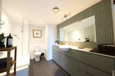 Heart Of CBD Penthouse Apartment - Goulburn Accommodation 13