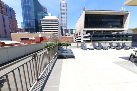 Heart Of CBD Penthouse Apartment - Goulburn Accommodation 15