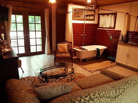 The Cabin - Goulburn Accommodation 0