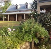 The Coach House on River and Park - Goulburn Accommodation