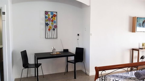 The Courtyard - Goulburn Accommodation 2