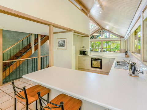 The Crest 2 - At Beautiful Angourie - Goulburn Accommodation 2