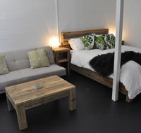 The Jungle Stays - Goulburn Accommodation