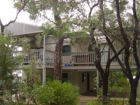 The Treehouse In Dawesville - Goulburn Accommodation 3
