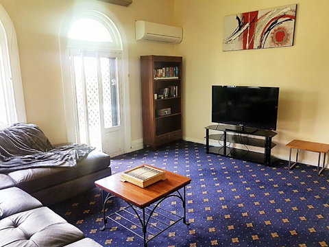 The Wharf Hotel - Goulburn Accommodation 2