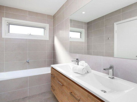 The Wharf House - Budgewoi - Goulburn Accommodation 3