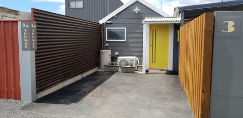 Tiny Tom - Hidden Beside The River Mersey - Goulburn Accommodation 2