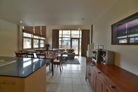 Tomarlin Views 1 - Goulburn Accommodation 1