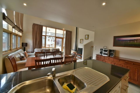 Tomarlin Views 1 - Goulburn Accommodation 2
